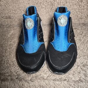 Huarache By Nike, Size US 7Y Blue and Black Athletic Shoes